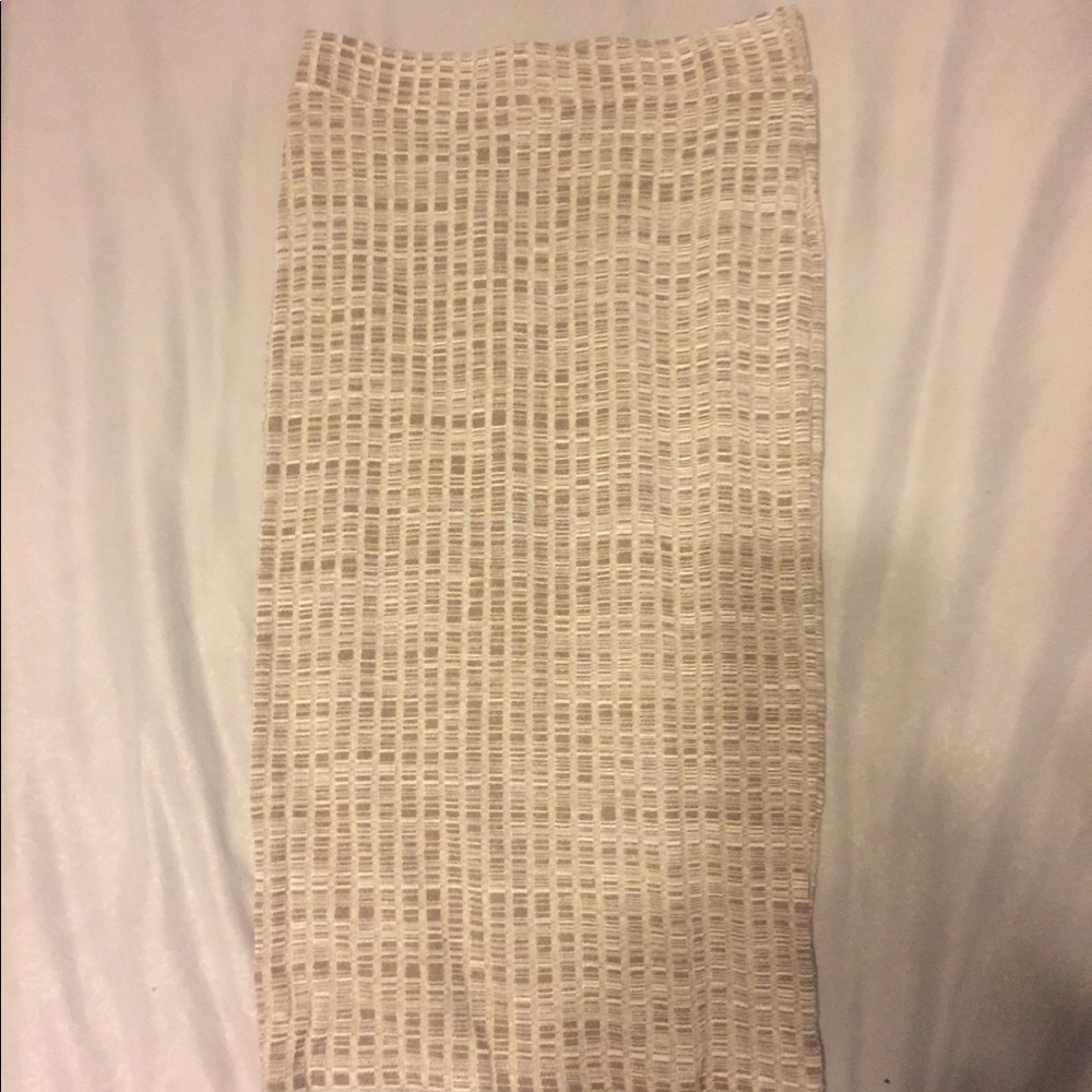 Beige stretchy pencil skirt